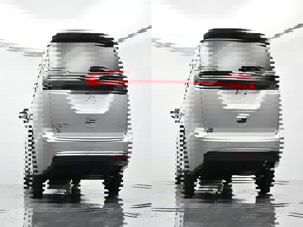 New 2026 Chrysler Pacifica Select image 23