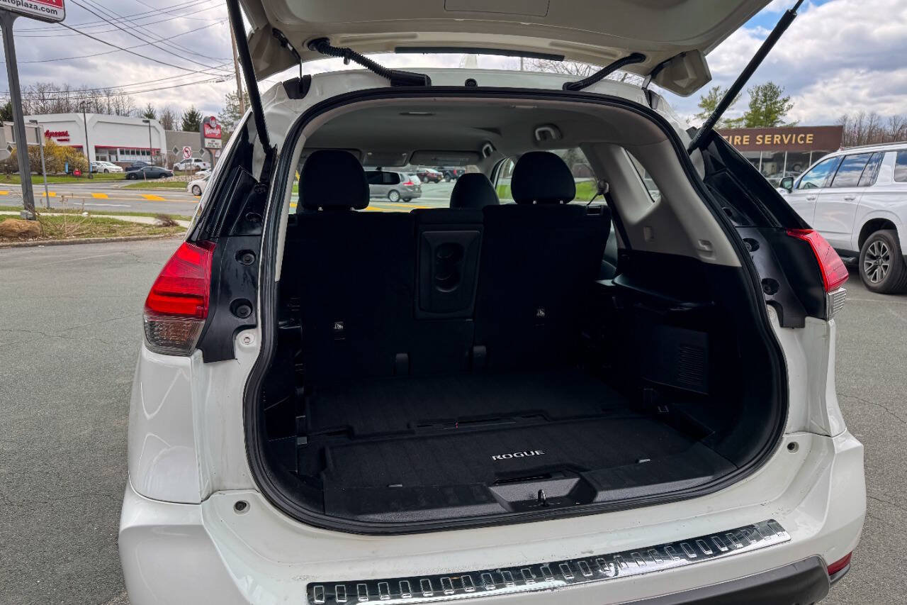 Used 2017 Nissan Rogue S AWD/4WD image 14