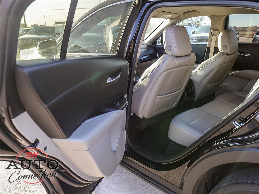 Used 2023 Cadillac XT4 Premium Luxury image 26