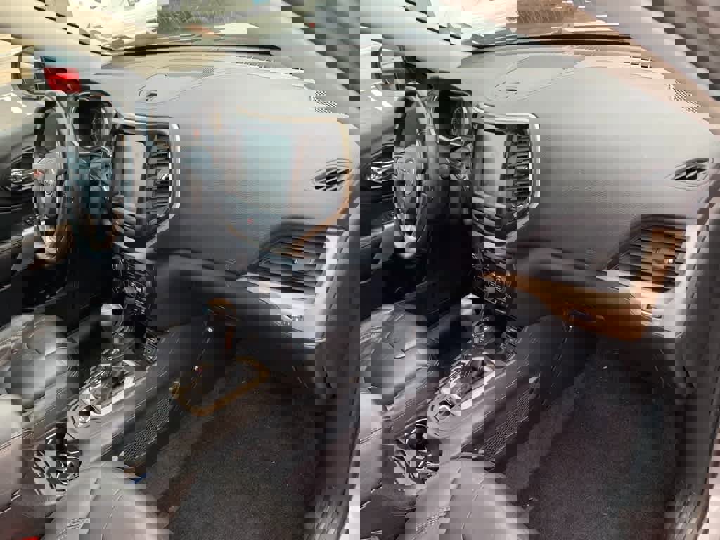 Used 2018 Jeep Cherokee Limited w/ High Altitude Package image 13