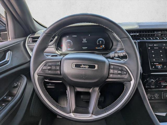 Used 2024 Jeep Grand Cherokee Altitude AWD/4WD image 12