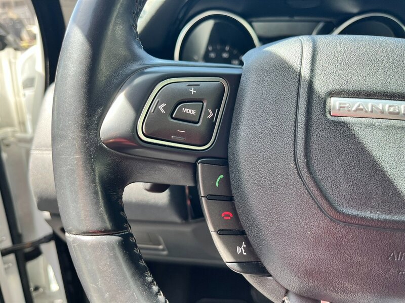 Used 2018 Land Rover Range Rover Evoque SE AWD/4WD image 27