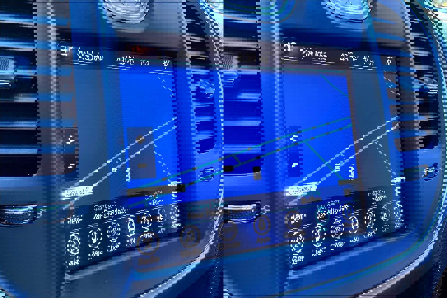 Used 2017 Chrysler 300 C image 34