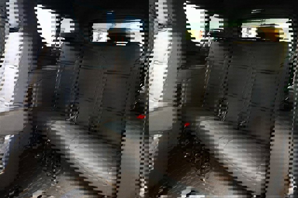 New 2025 Chevrolet Suburban High Country image 9