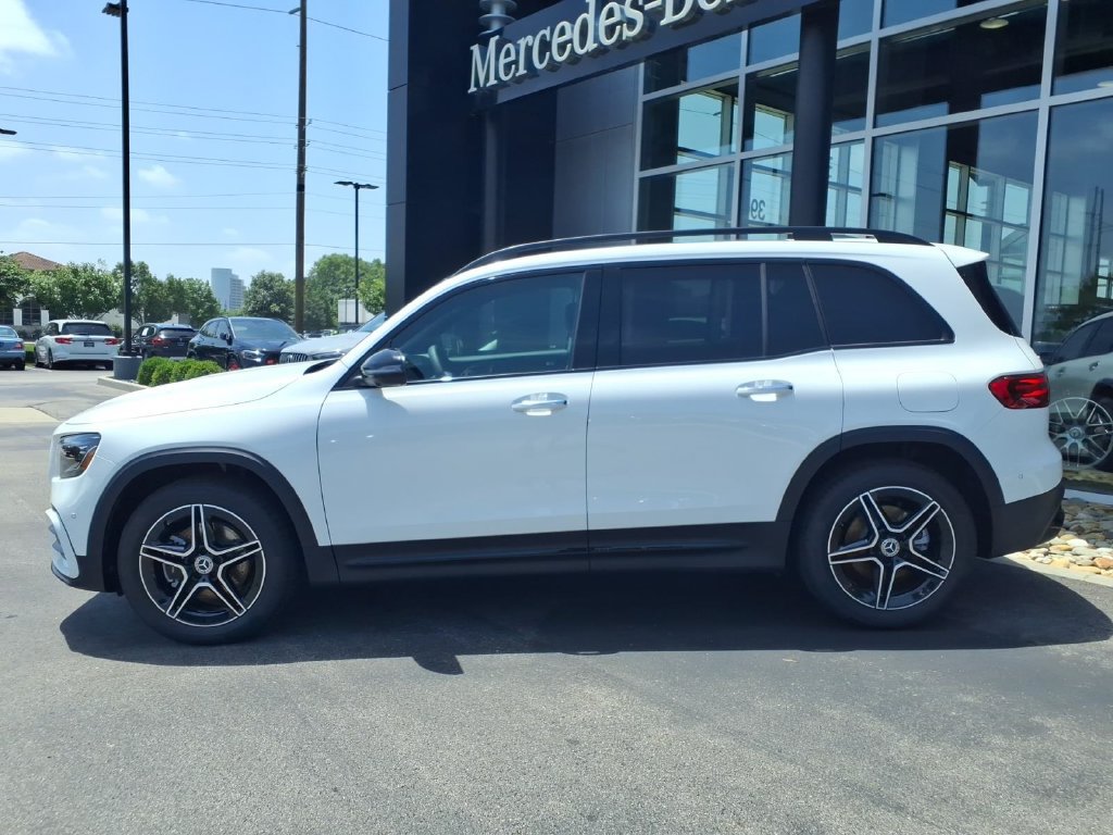 New 2026 Mercedes-Benz GLB 250 4MATIC image 3
