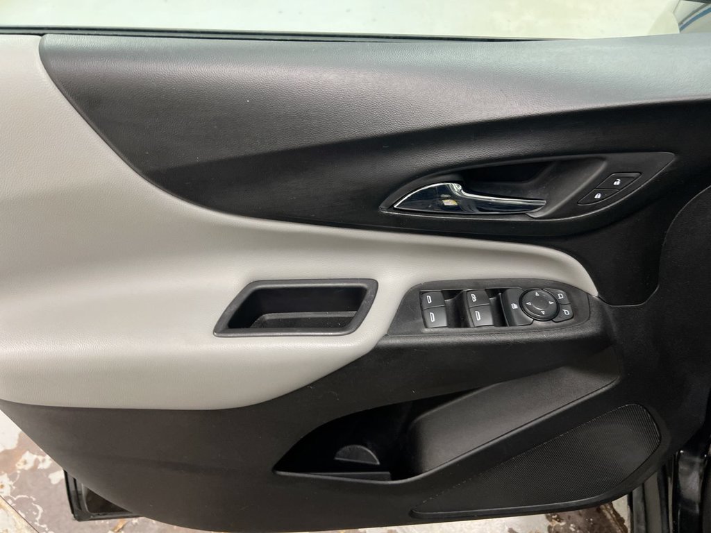 Used 2019 Chevrolet Equinox LS AWD/4WD image 20