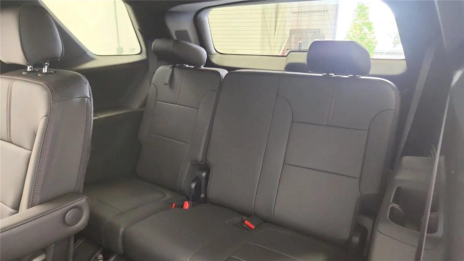 Used 2023 Chevrolet Traverse RS AWD/4WD image 37