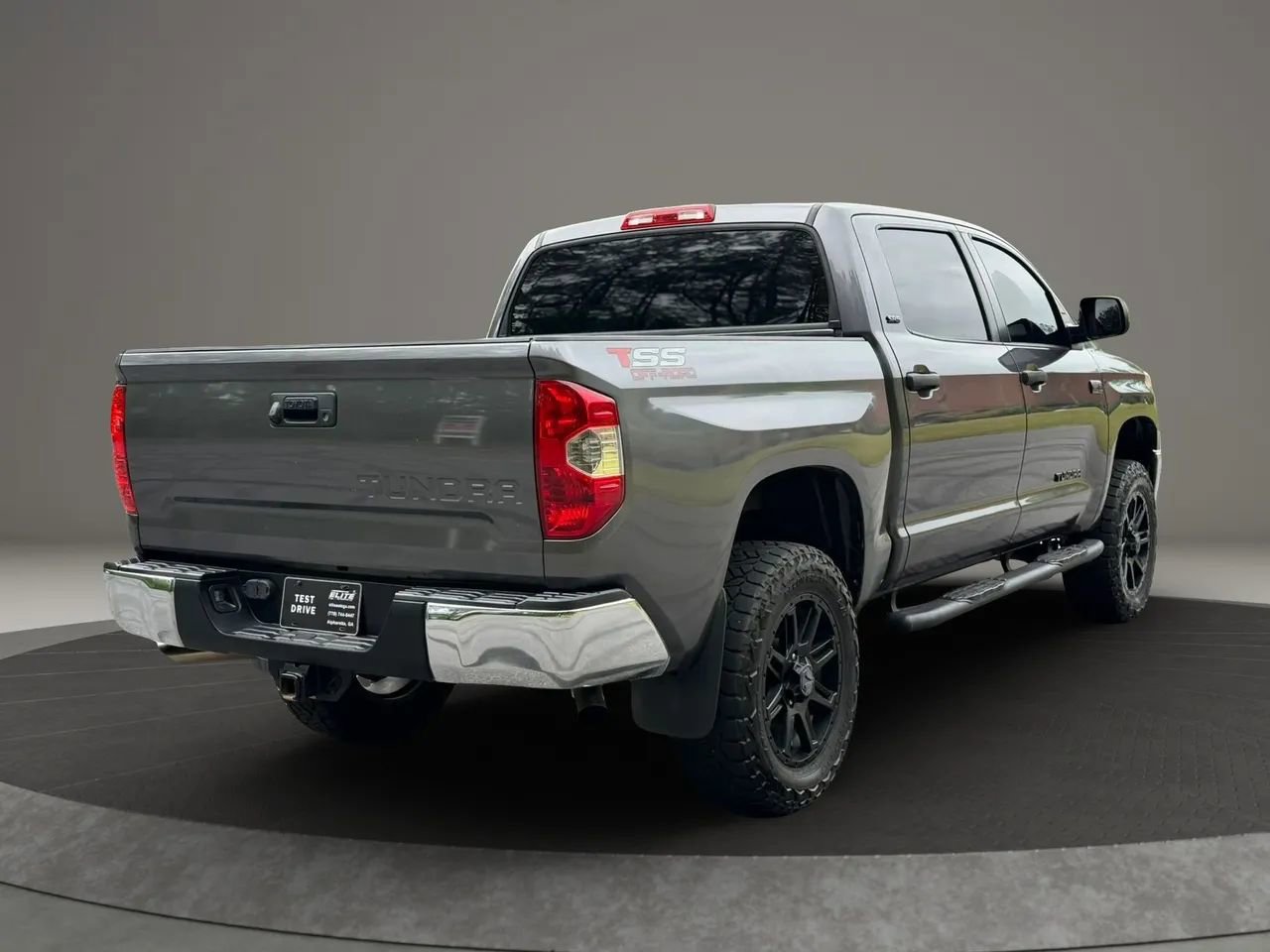 Used 2020 Toyota Tundra SR5 w/ SR5 Leather Package RWD image 4