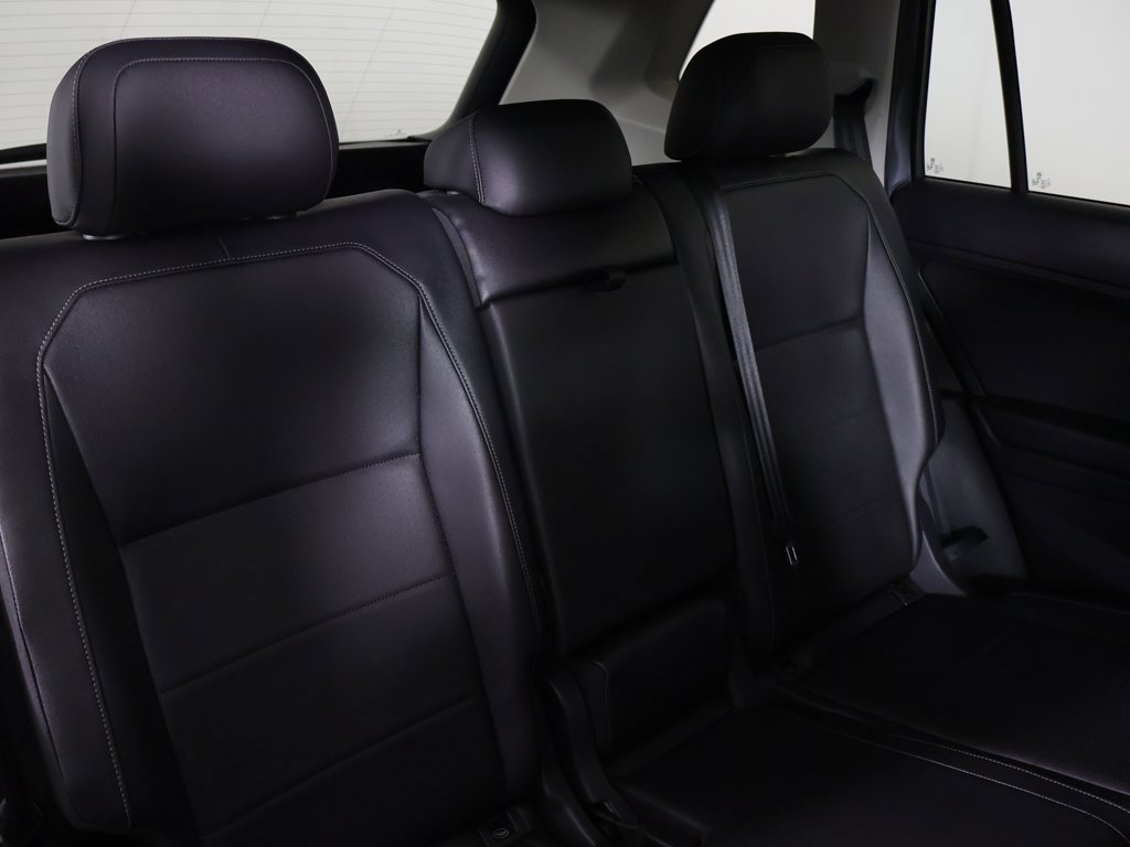 Used 2019 Volkswagen Tiguan SE w/ Panoramic Sunroof Package image 29