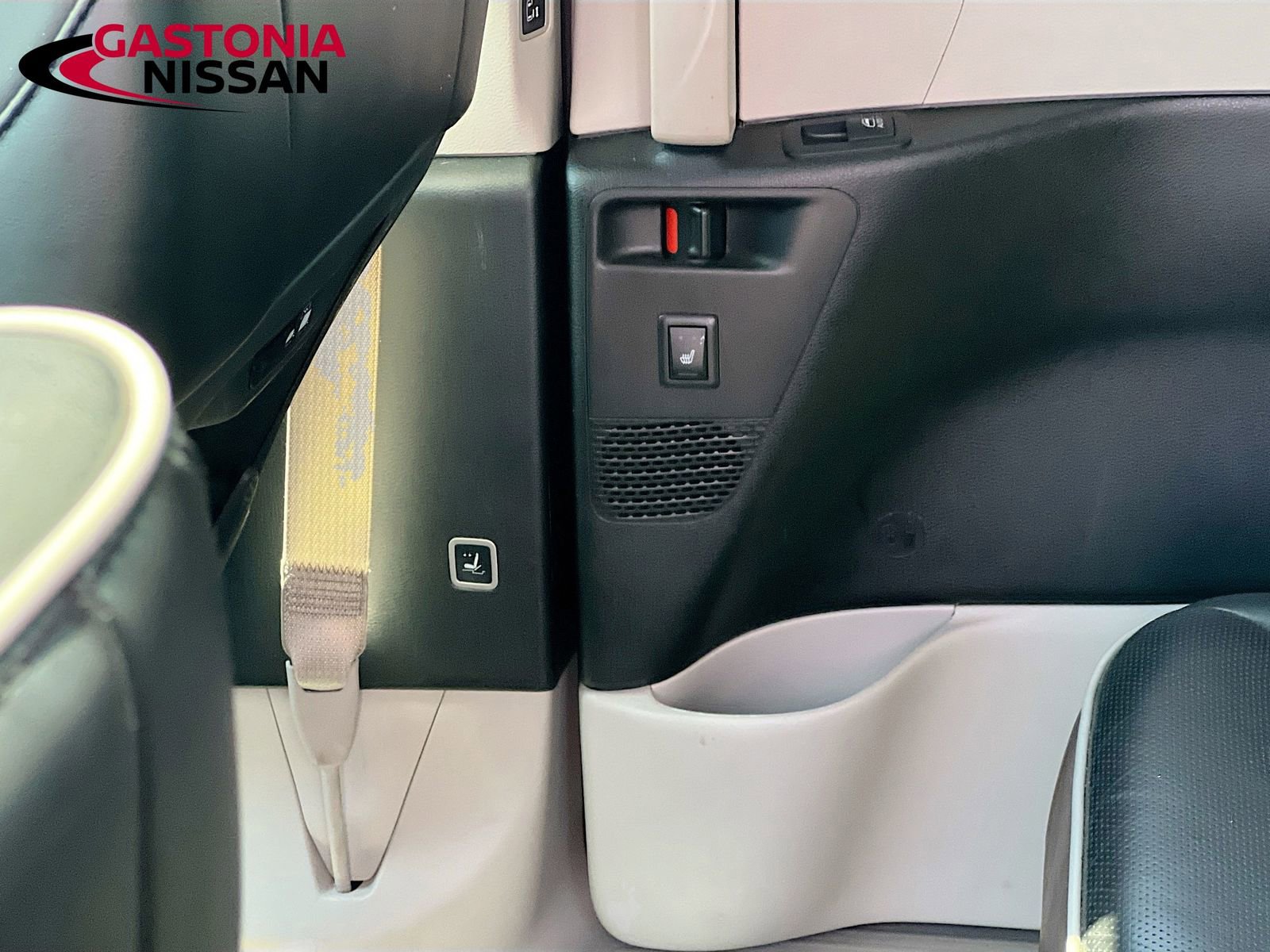 Used 2023 Chrysler Pacifica Limited FWD image 33