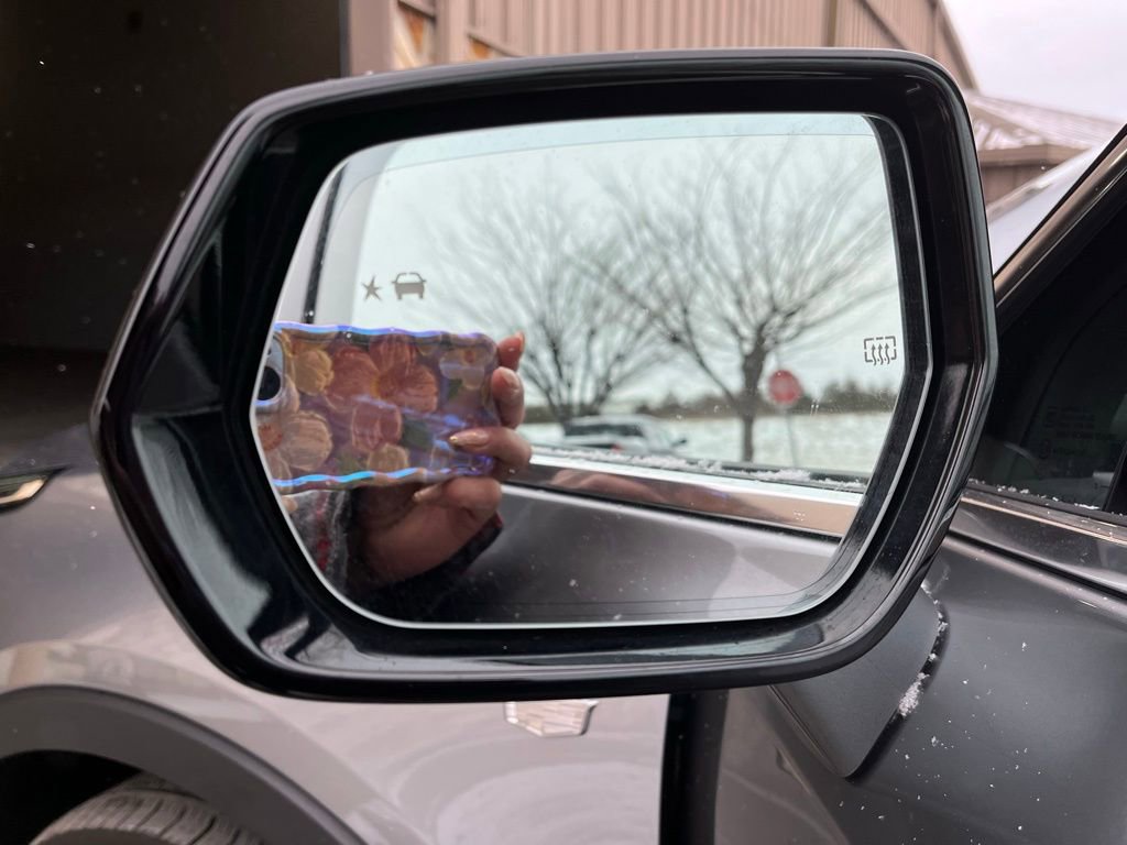 Used 2024 Cadillac XT4 Premium Luxury image 38