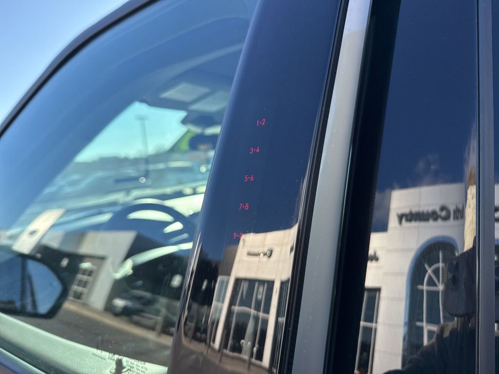 Used 2024 Ford Explorer XLT w/ Equipment Group 202A image 10