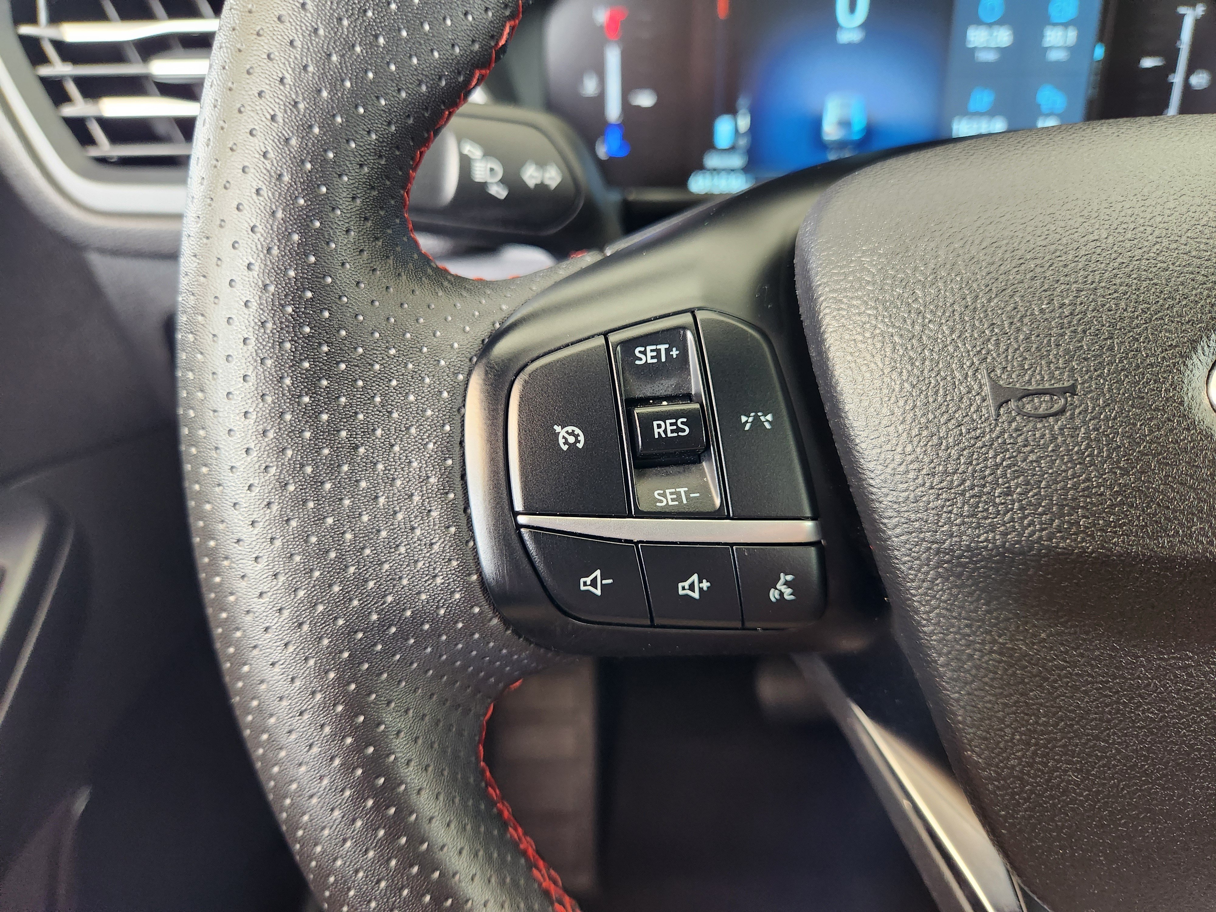 Used 2025 Ford Escape ST-Line FWD image 29