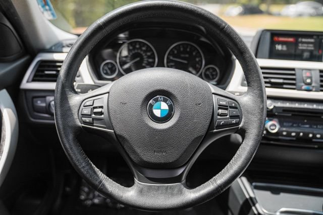 Used 2018 BMW 320i xDrive Sedan AWD/4WD image 28