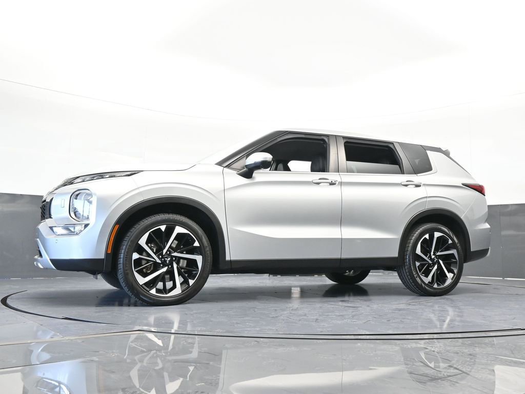 Used 2022 Mitsubishi Outlander SE image 67