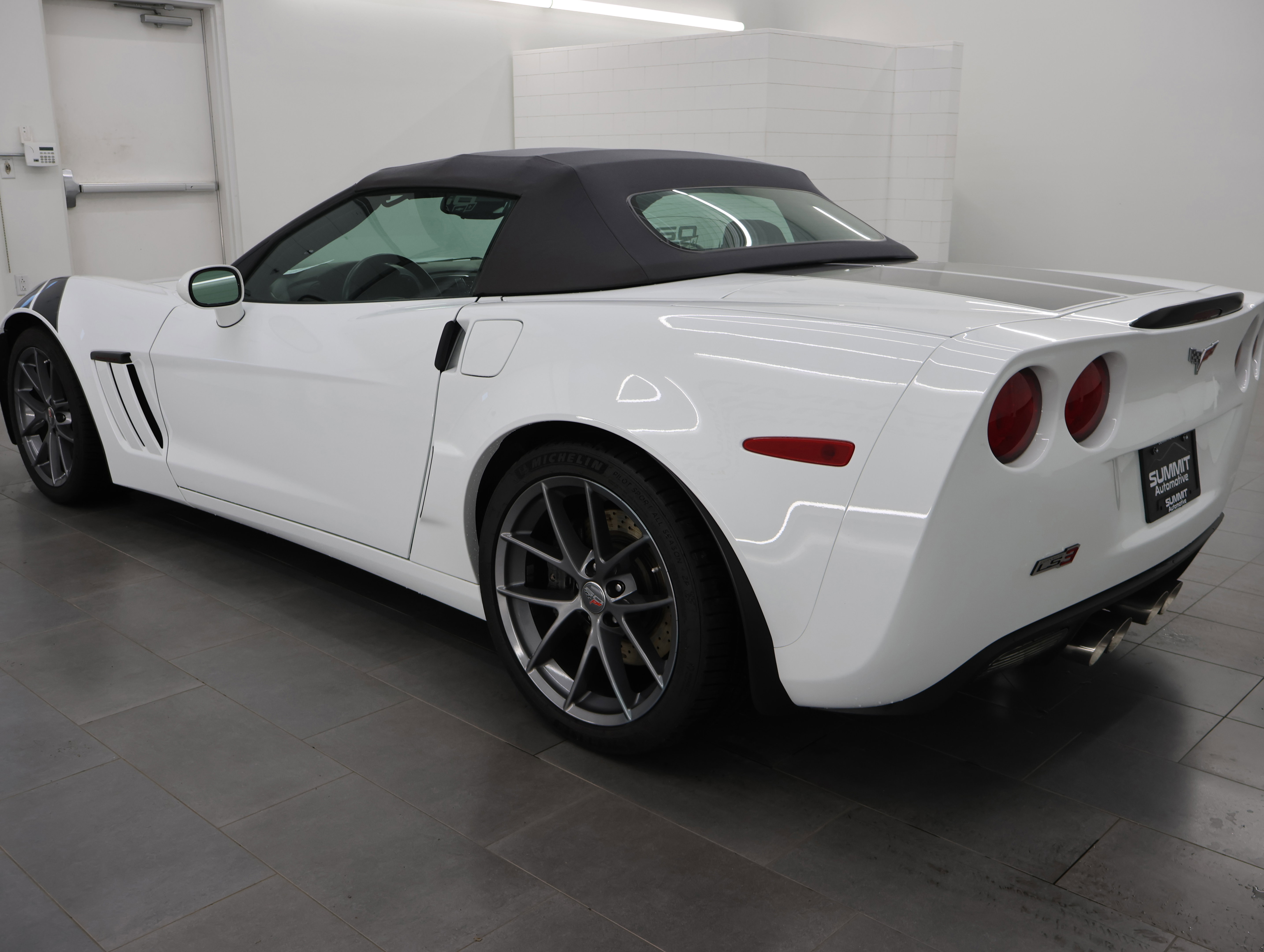 Used 2013 Chevrolet Corvette Grand Sport w/ 4LT Preferred Equipment Group RWD image 6