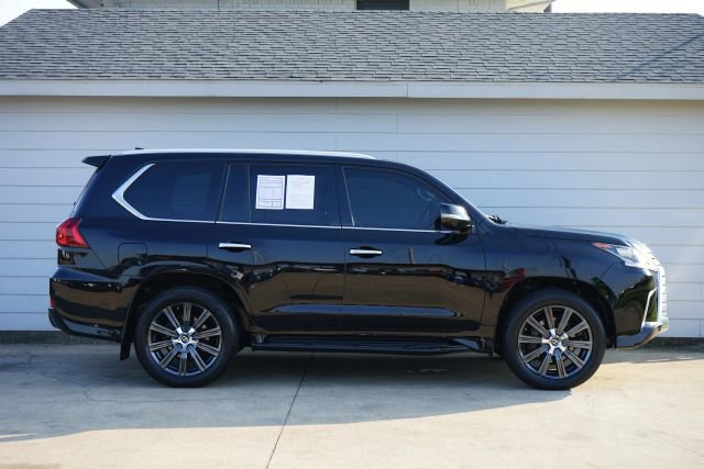 Used 2019 Lexus LX 570 4WD w/ Luxury Package image 2