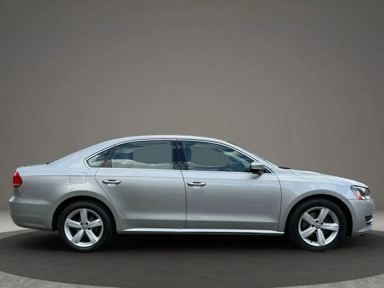 Used 2013 Volkswagen Passat 2.5 SE image 8