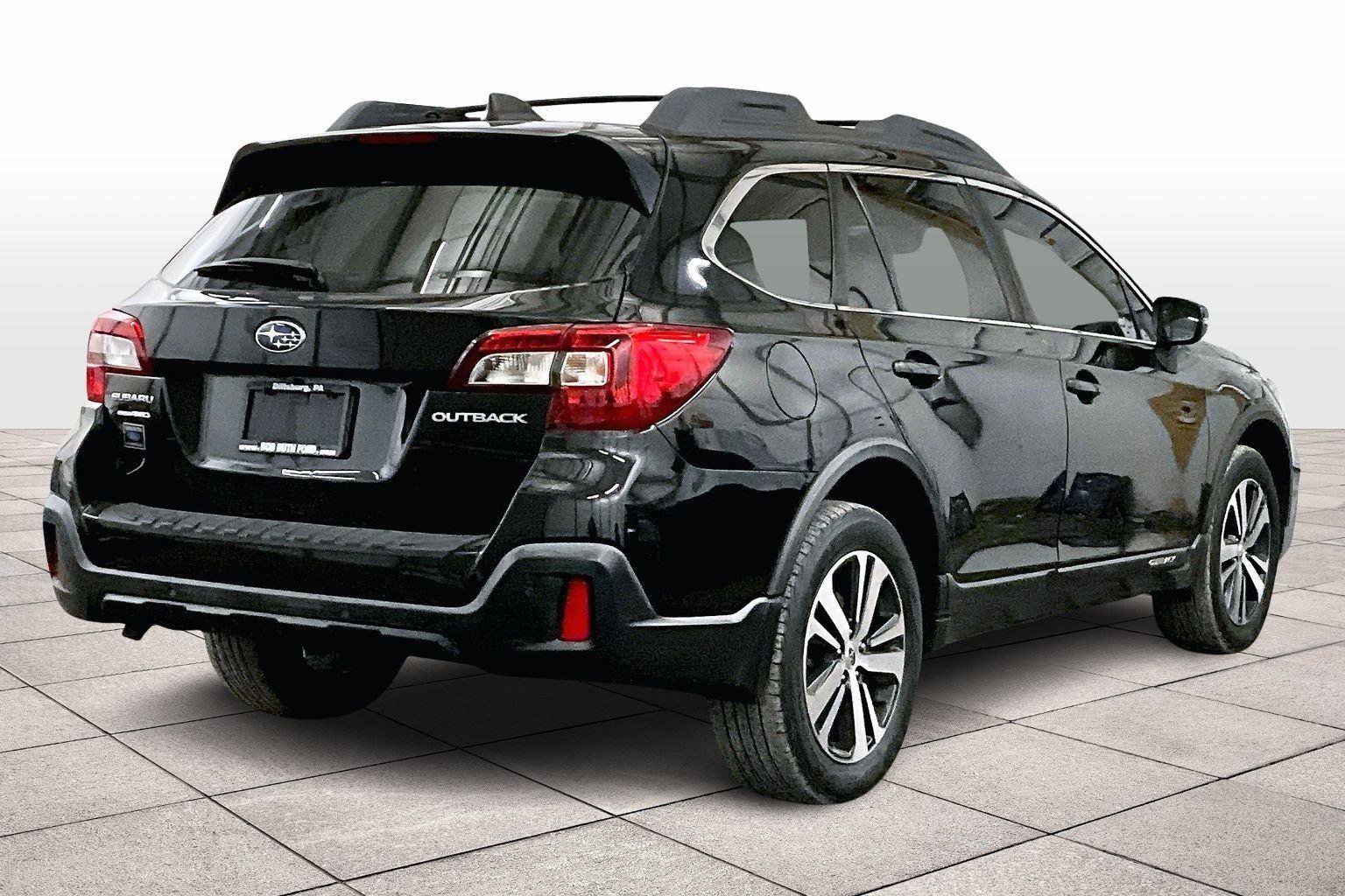 Used 2018 Subaru Outback 2.5i Limited image 12