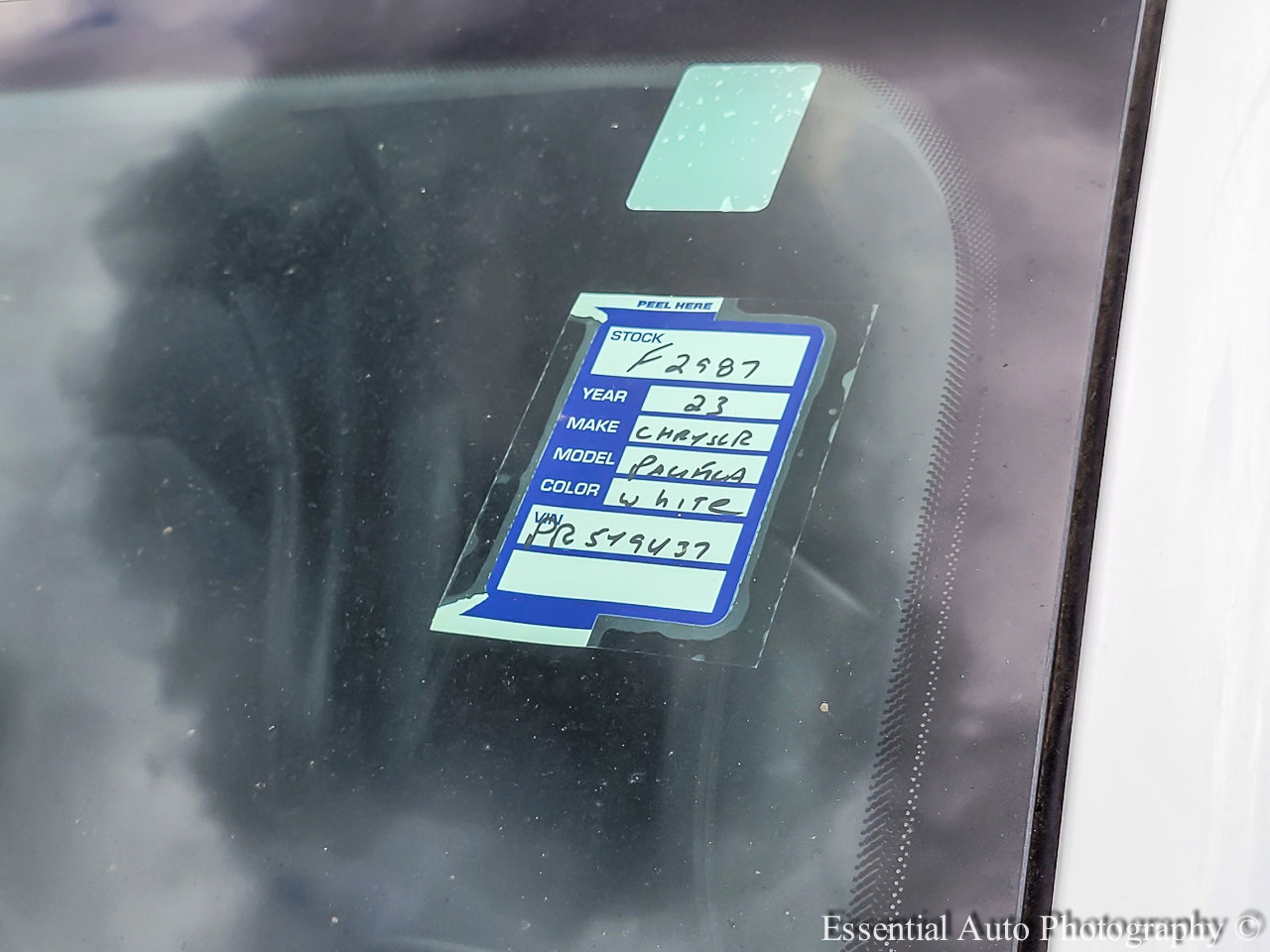 Used 2023 Chrysler Pacifica Touring-L FWD image 33
