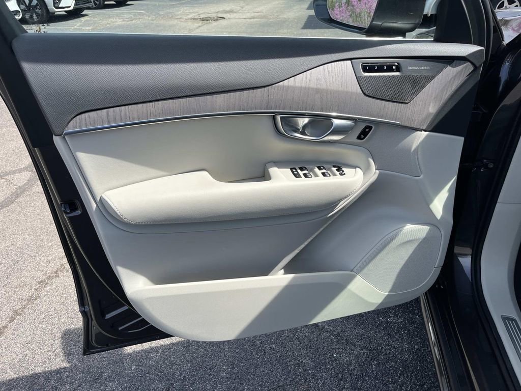 Certified 2024 Volvo XC90 B6 Plus w/ Protection Package image 25