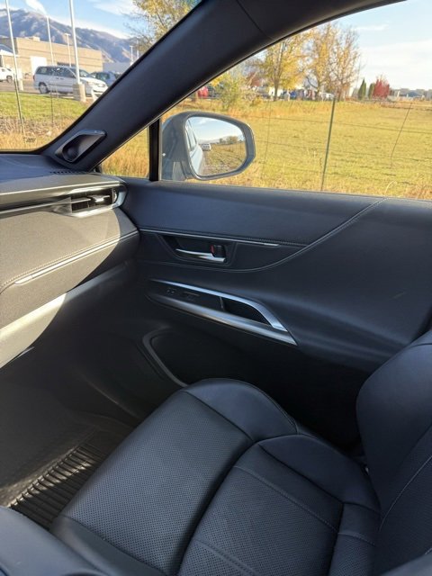 Certified 2021 Toyota Venza Limited image 34