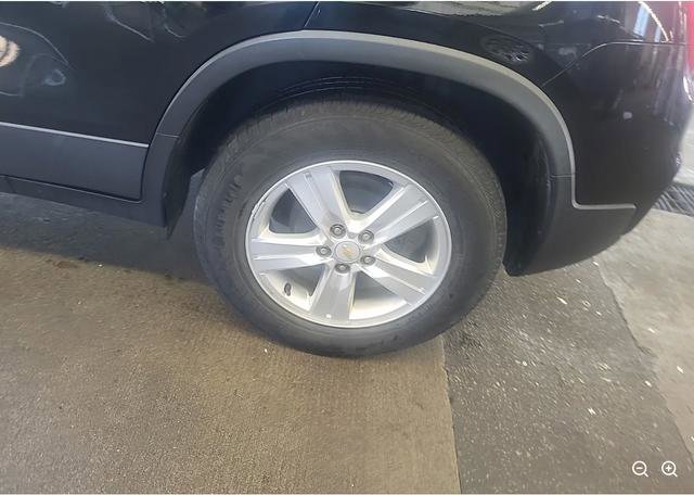 Used 2021 Chevrolet Trax LS w/ Tint and Cruise Package image 8