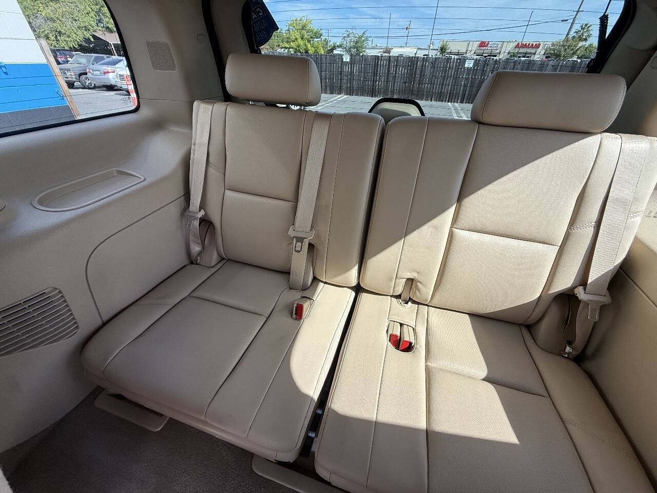 Used 2014 Cadillac Escalade Luxury AWD/4WD image 19