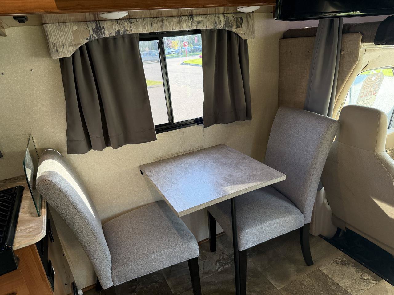 Used 2018 Ford E-350 and Econoline 350 Super Duty w/ Motorhome Prep Package RWD image 22