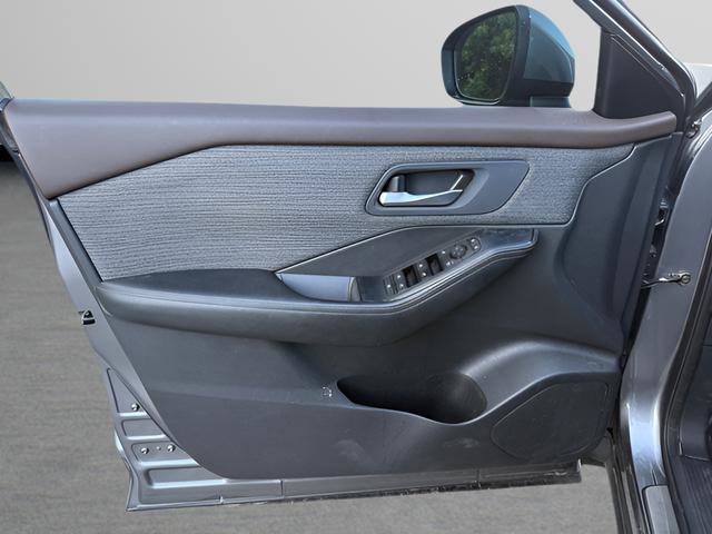 Used 2022 Nissan Rogue SV image 26