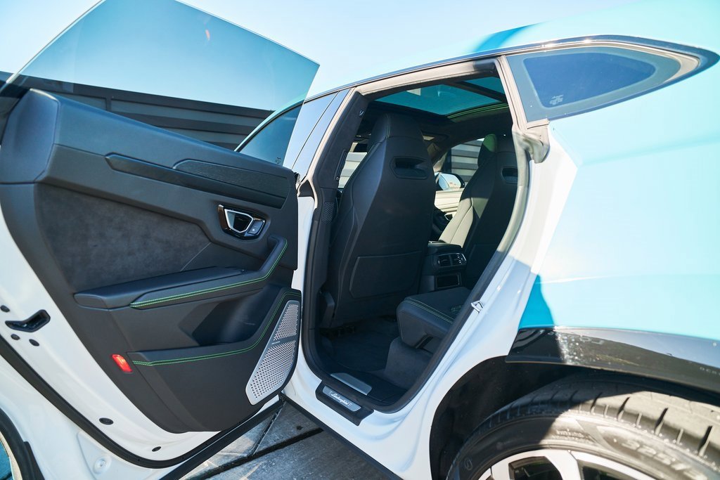 Used 2021 Lamborghini Urus image 26