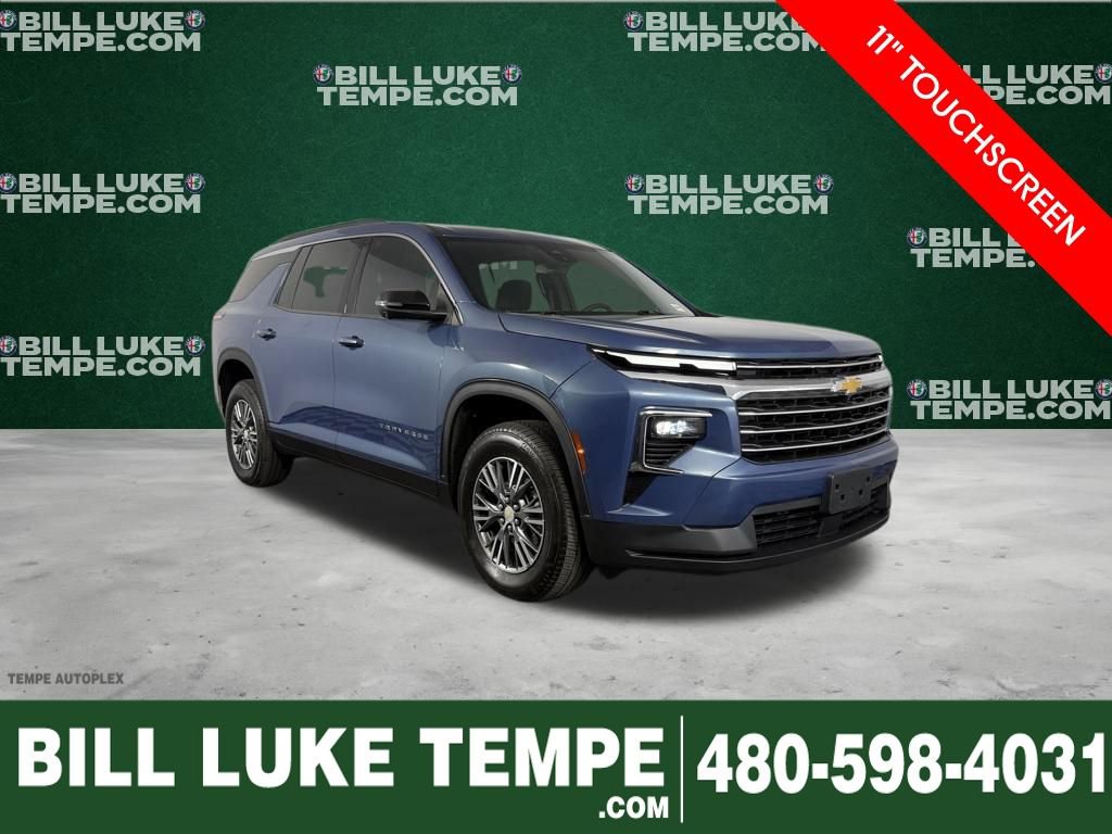 Used 2024 Chevrolet Traverse LT image 1