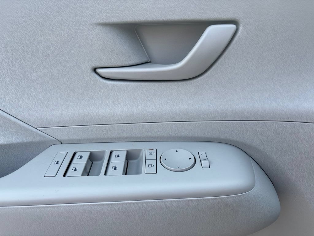 Certified 2024 Hyundai Kona SEL AWD/4WD image 20