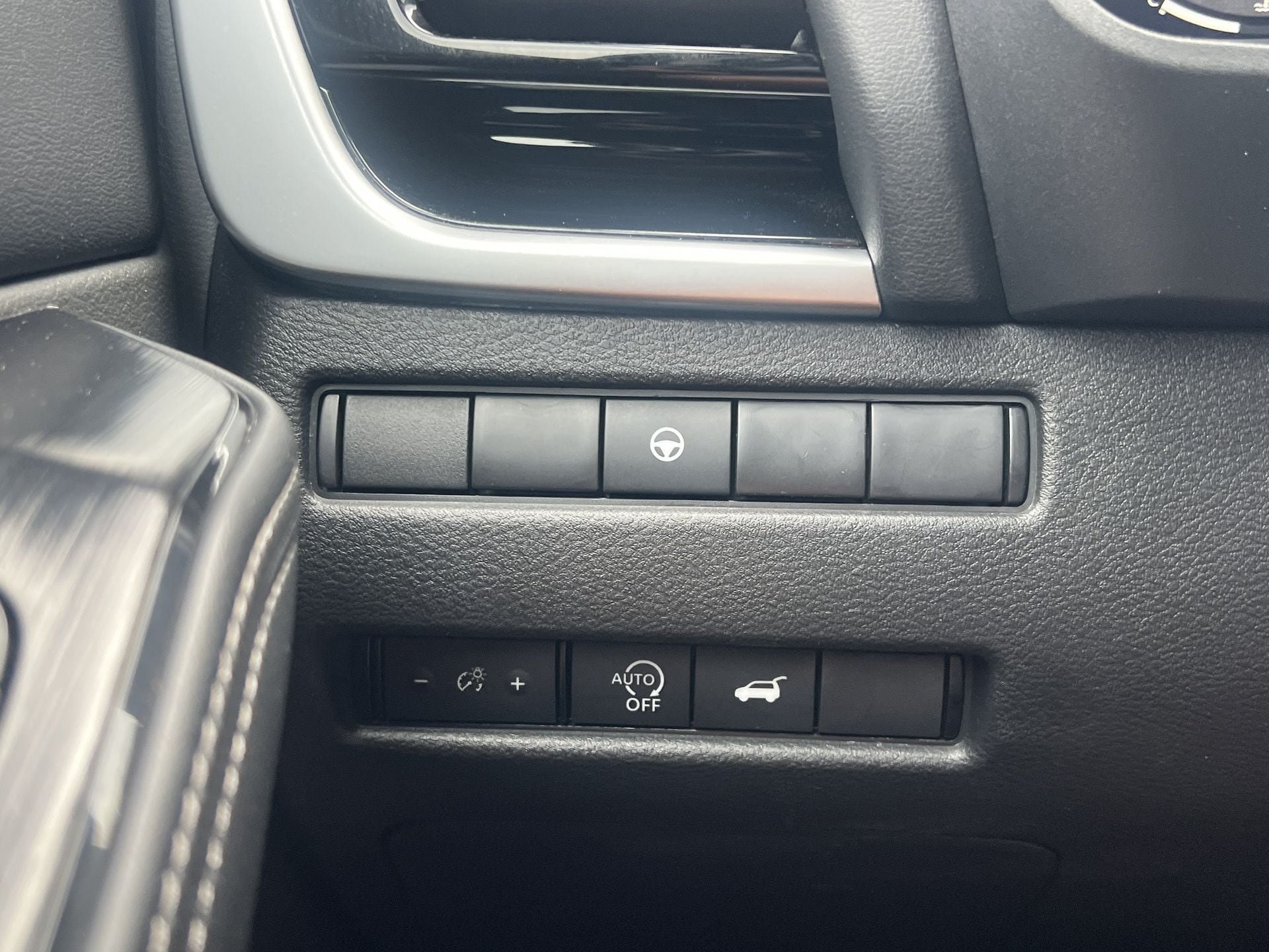 Certified 2026 Nissan Rogue SL FWD image 14
