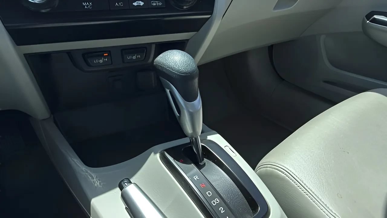 Used 2012 Honda Civic EX-L image 17