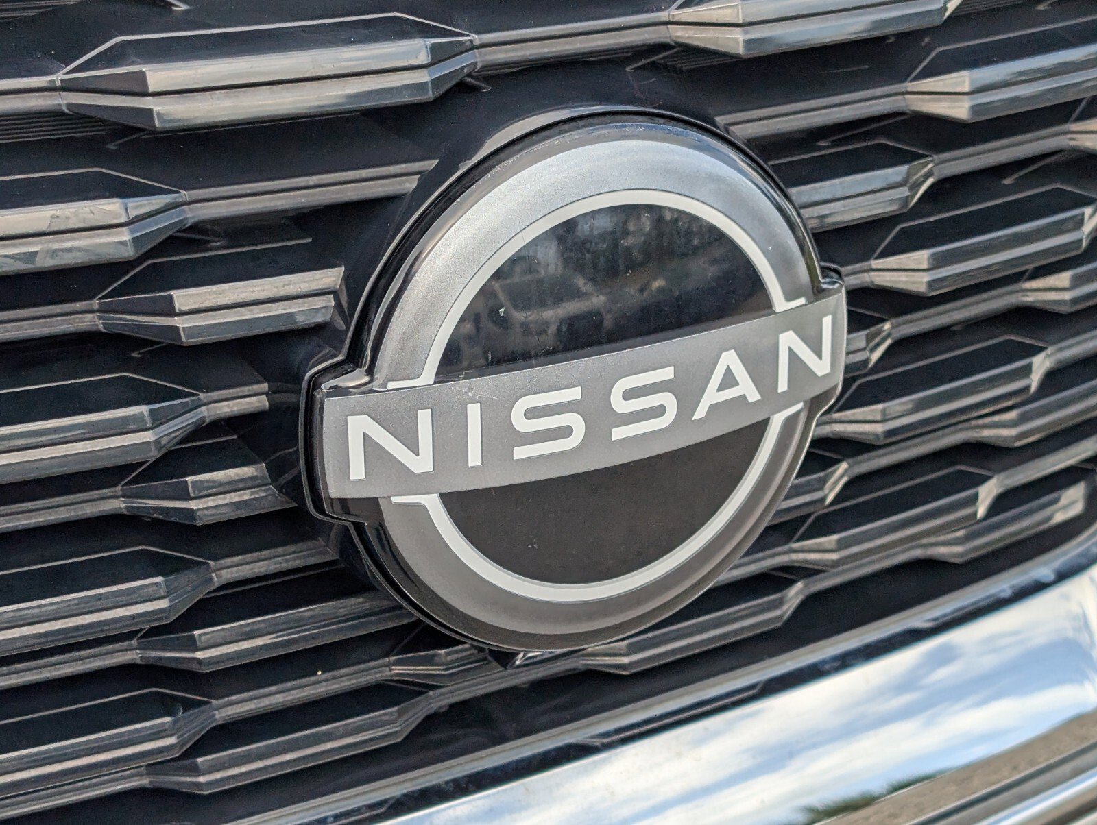 Used 2022 Nissan Rogue SV w/ SV Premium Package image 16