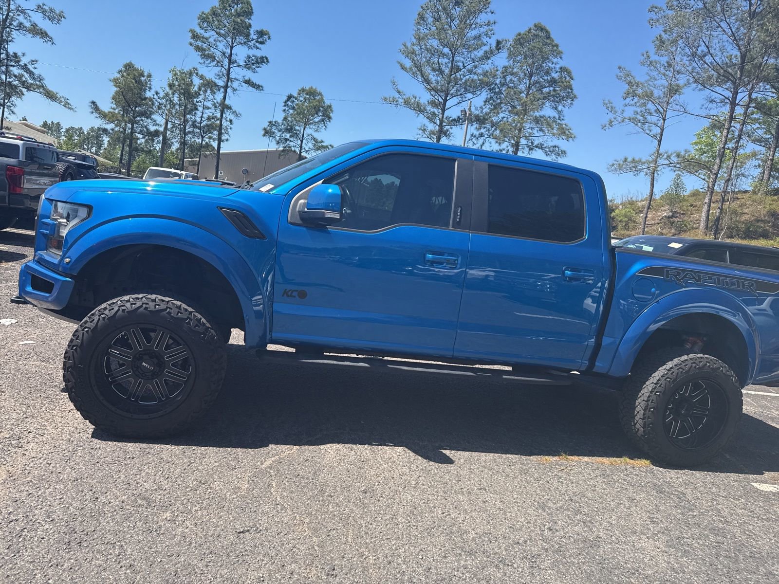 Used 2019 Ford F150 Raptor w/ Equipment Group 802A Luxury image 4