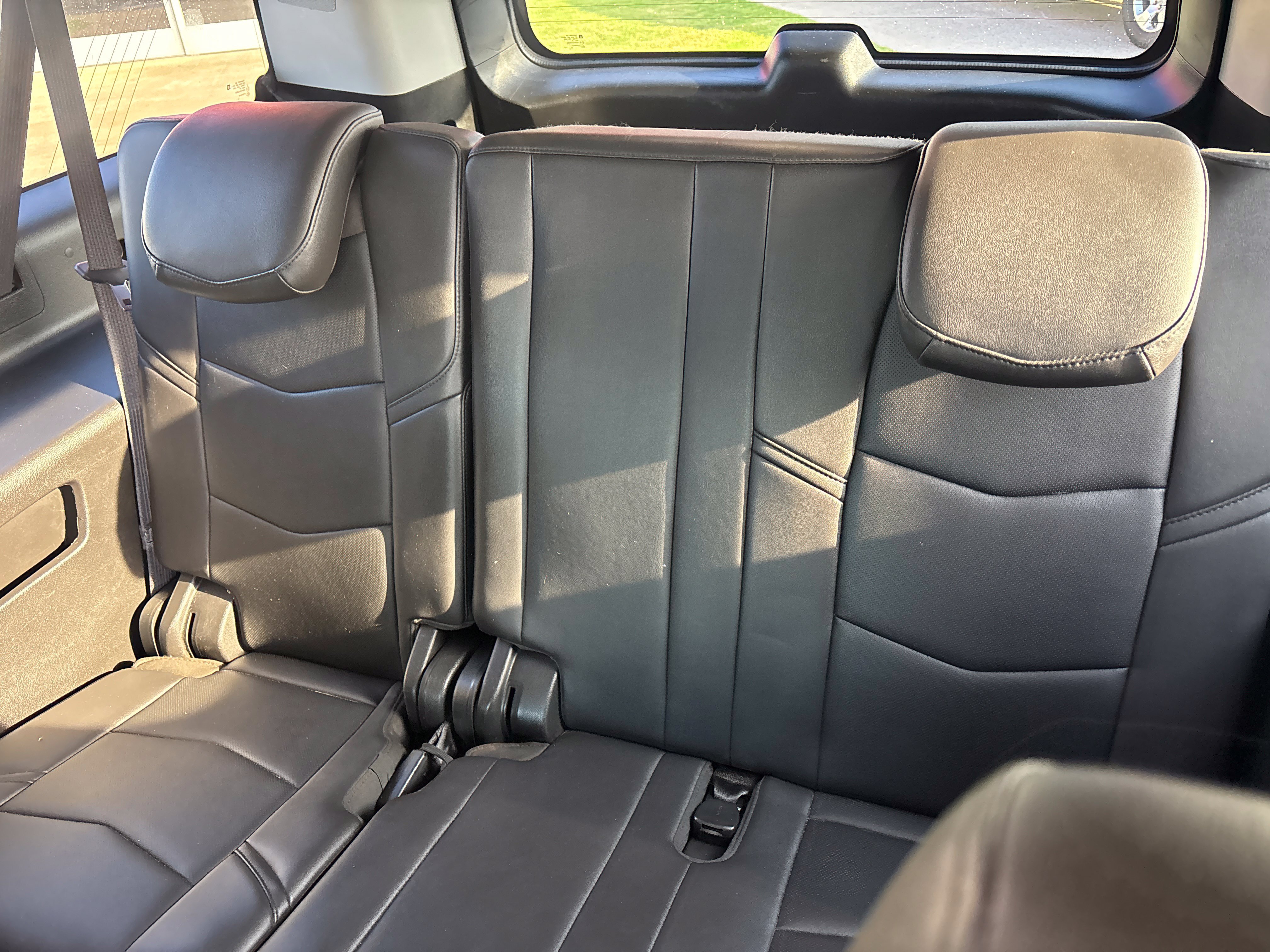 Used 2019 Cadillac Escalade ESV Luxury AWD/4WD image 9
