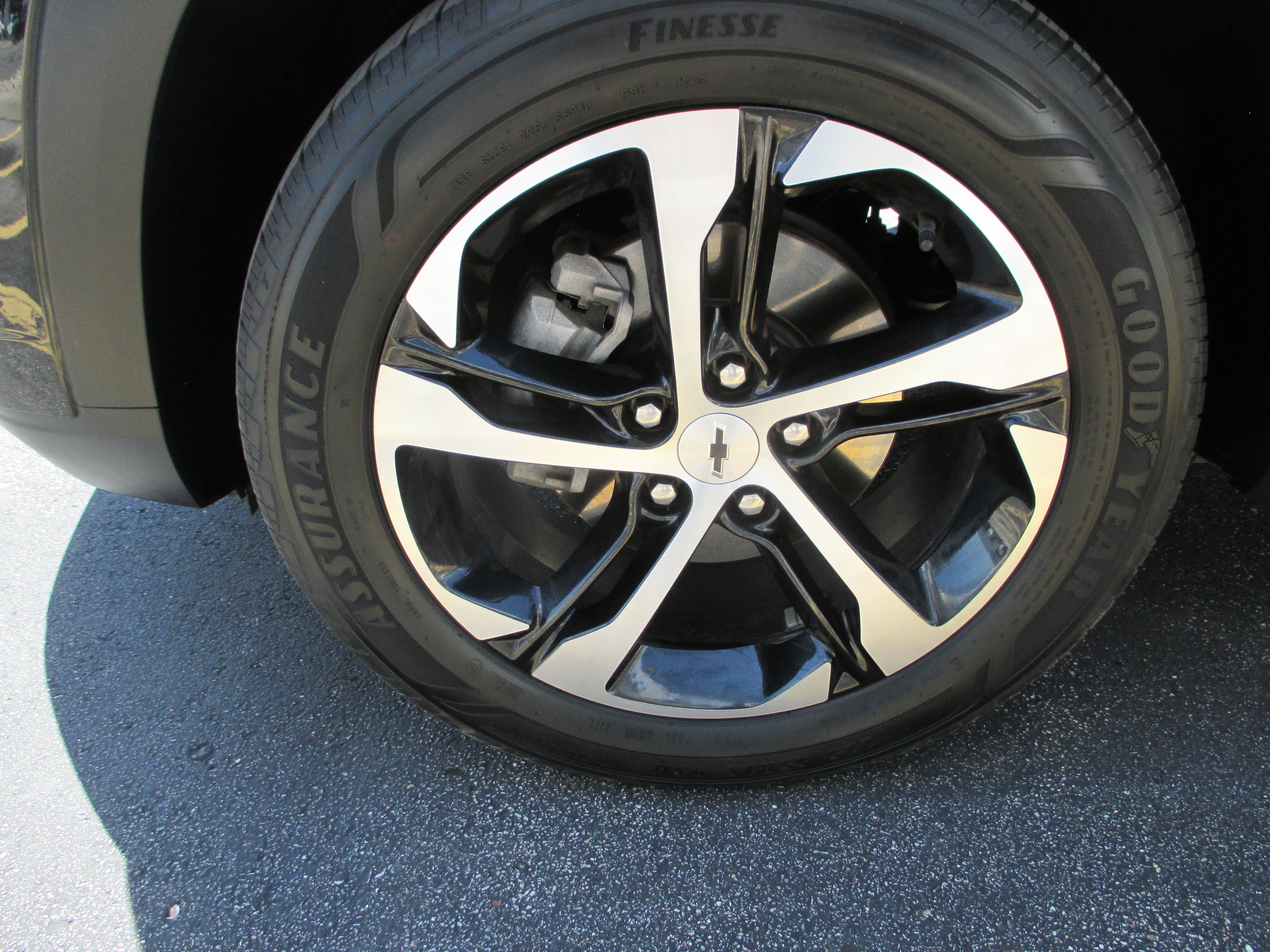 Used 2024 Chevrolet Trax RS FWD image 9