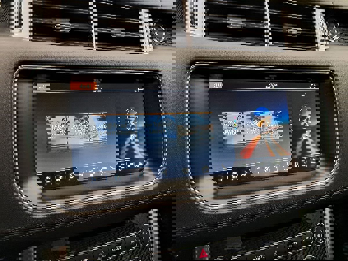 Used 2017 Land Rover Range Rover Sport SVR AWD/4WD image 46