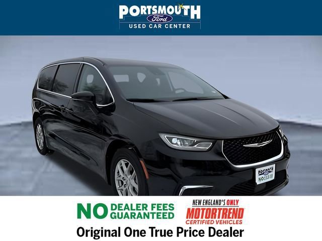 Used 2024 Chrysler Pacifica Touring-L image 26