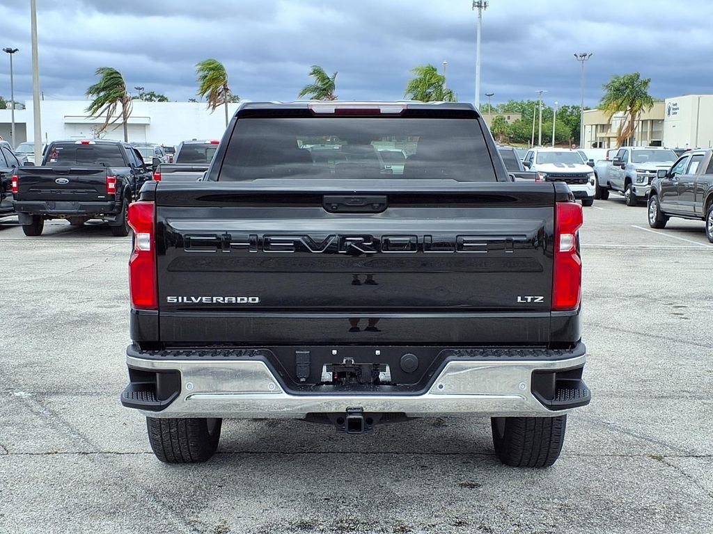Used 2022 Chevrolet Silverado 1500 LTZ RWD image 6