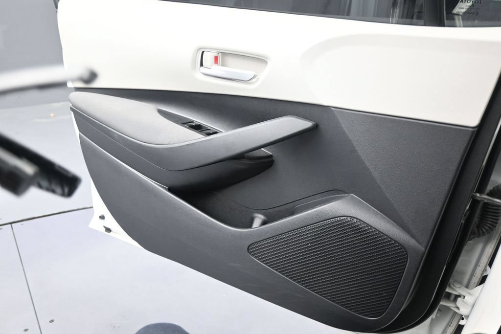 Used 2021 Toyota Corolla LE FWD image 12