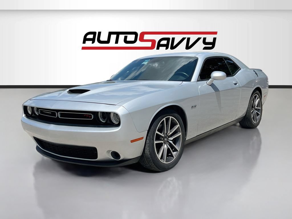 Used 2023 Dodge Challenger R/T RWD image 3