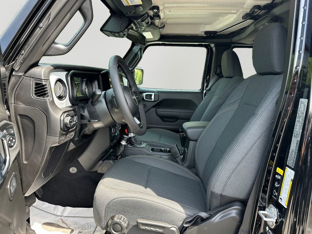 New 2025 Jeep Gladiator Sport AWD/4WD image 24