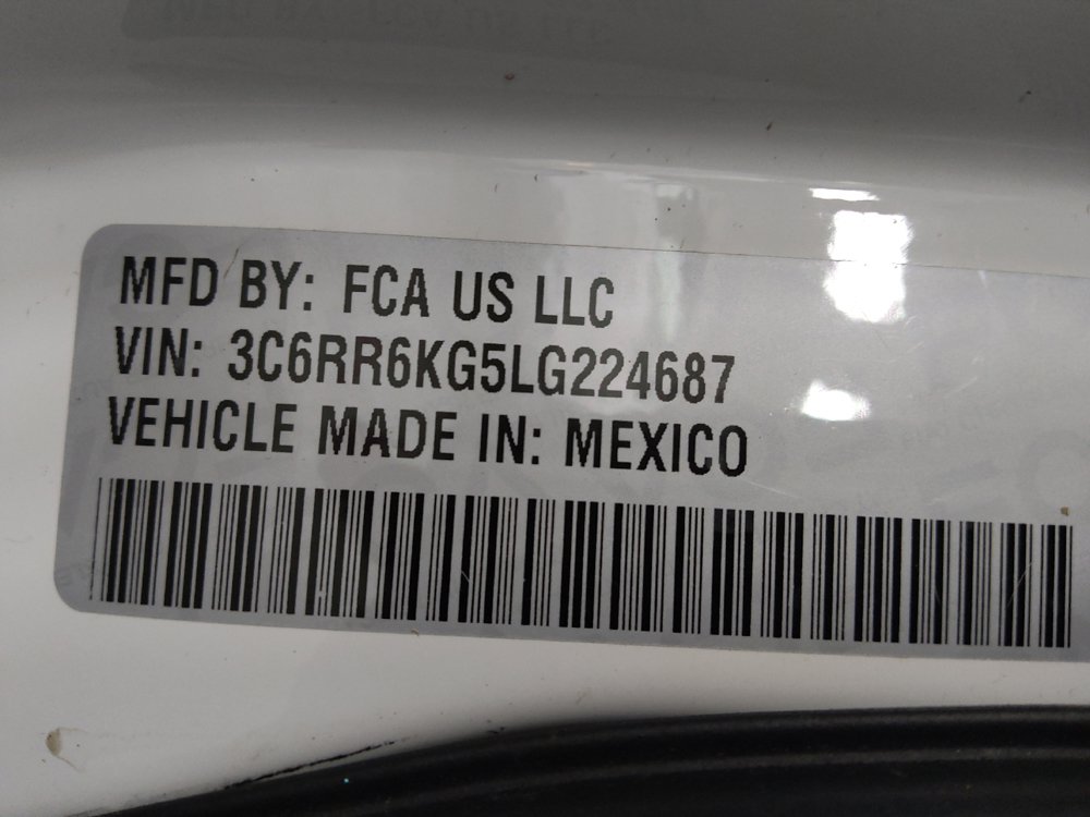 Used 2020 RAM 1500 Express RWD image 33