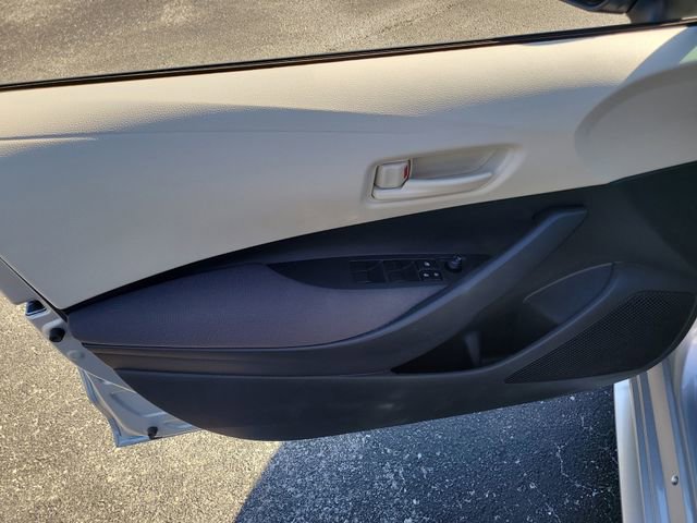 Used 2025 Toyota Corolla LE w/ Convenience Package image 16