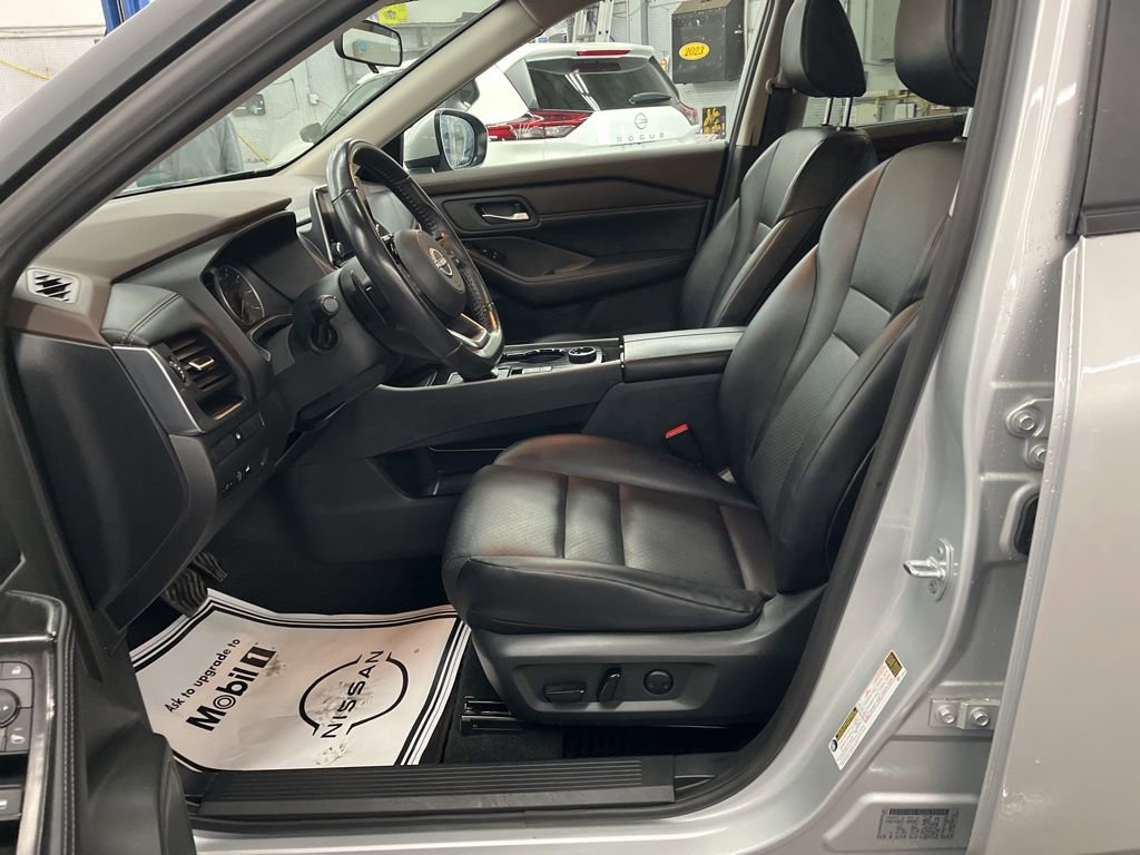 Certified 2023 Nissan Rogue SV w/ SV Premium B Package AWD/4WD image 21