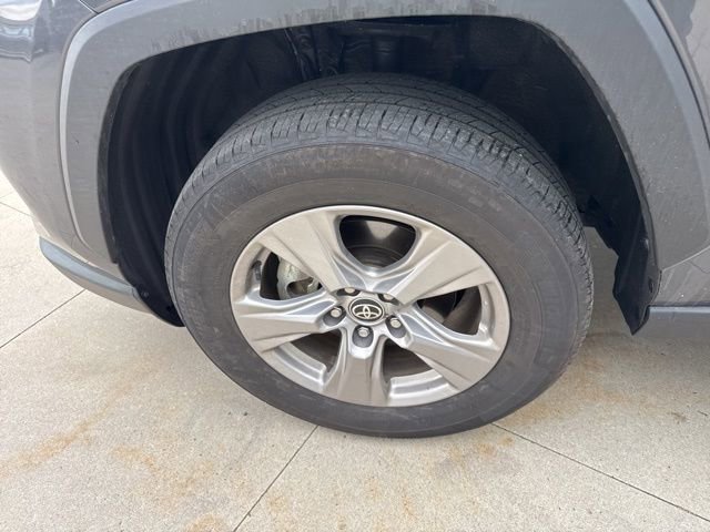 Used 2025 Toyota RAV4 XLE image 12