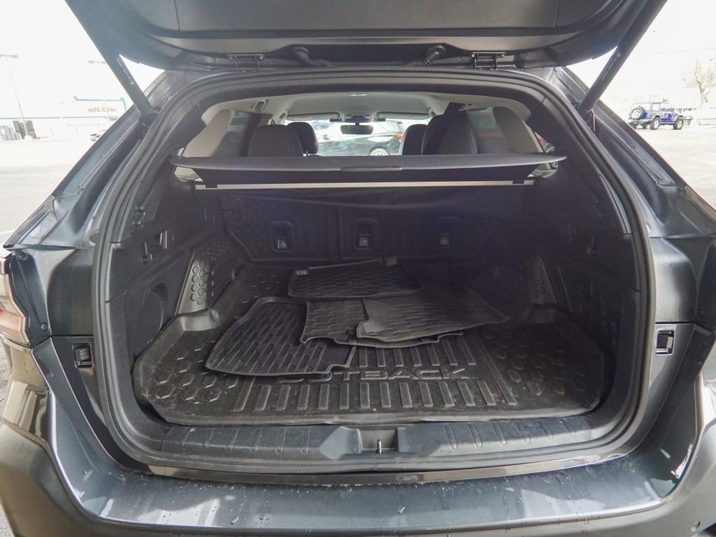 Used 2023 Subaru Outback Limited image 11